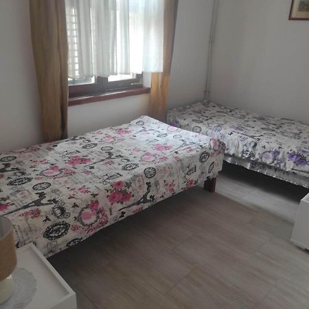Andrea Airport Apartments Belgrado Exterior foto