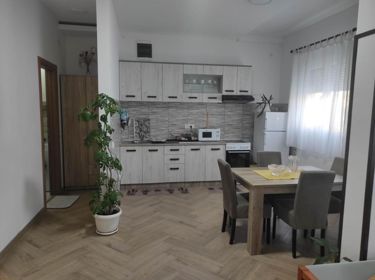 Andrea Airport Apartments Belgrado Exterior foto