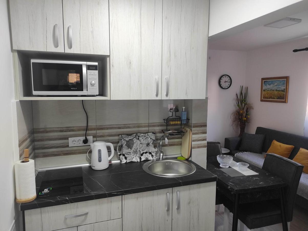 Andrea Airport Apartments Belgrado Exterior foto